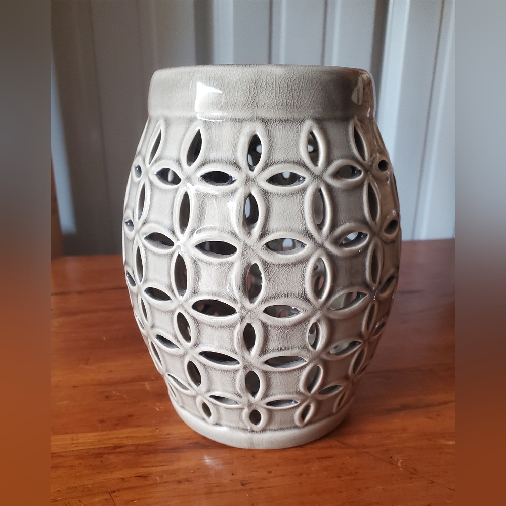 Pale sage/olive green ceramic candle holder - nice pre-owned condition